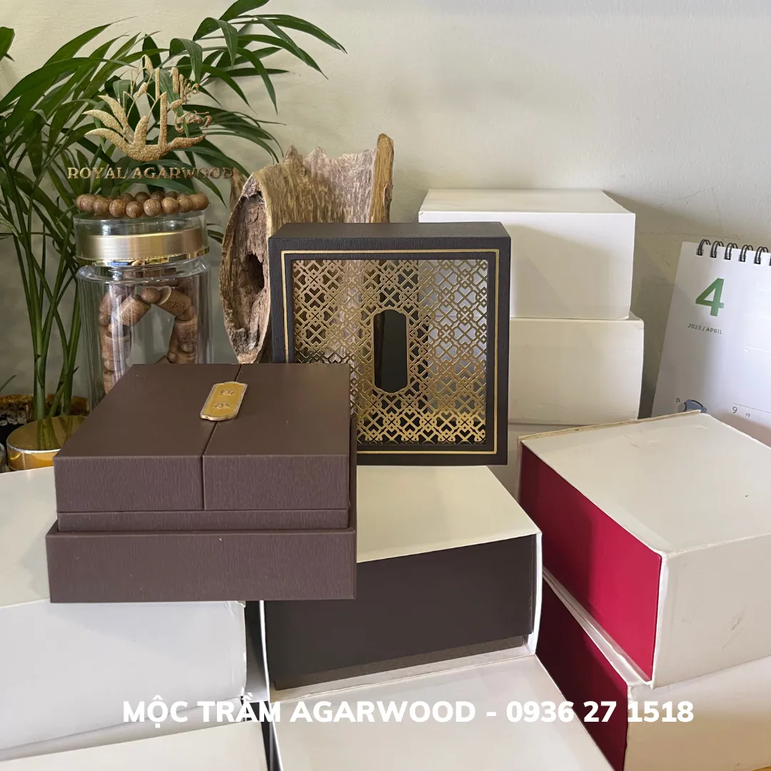 Premium 3-Layer Wooden Jewelry Box – Gold-Plated Frame Storage for Agarwood Bracelets &amp; Accessories